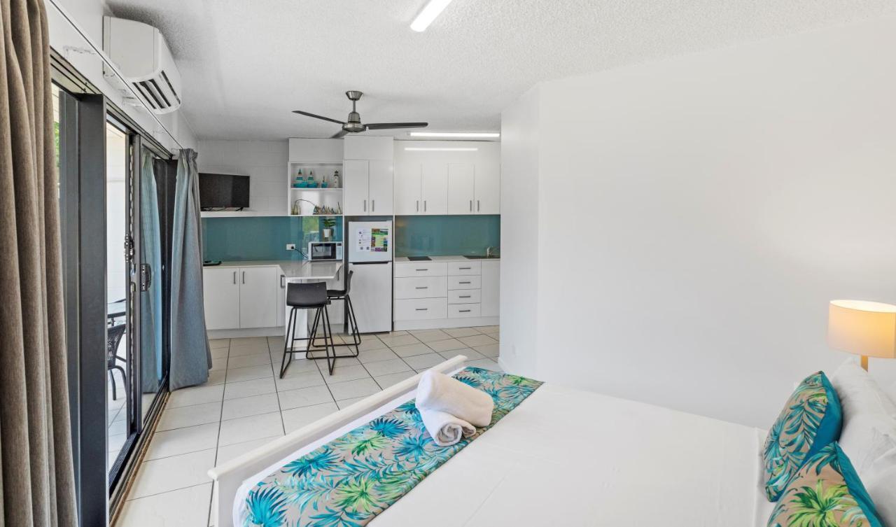 Whitsunday Waterfront Apartments Airlie Beach Exterior photo