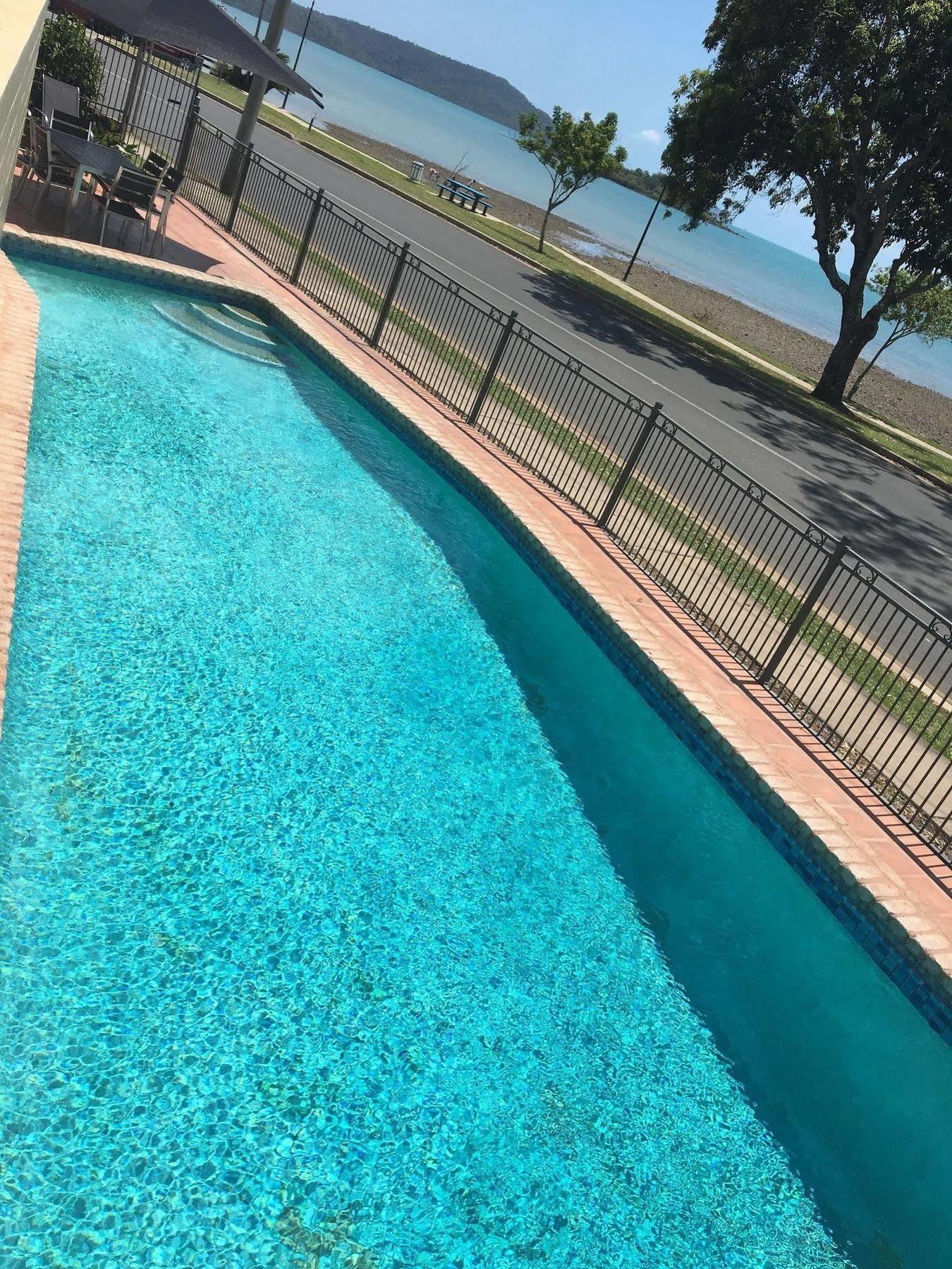 Whitsunday Waterfront Apartments Airlie Beach Exterior photo